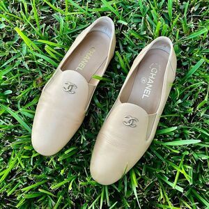 CHANEL Beige Tan CC Cap Toe Loafers Slip Ons Flats sz. 37